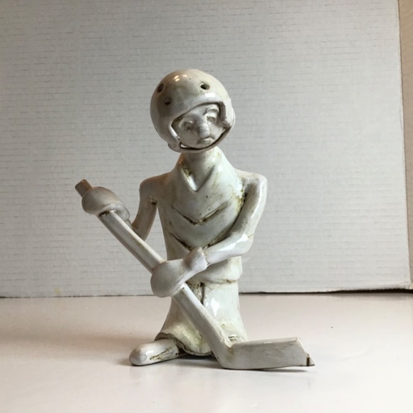 VTG Signed Dino Bencini Italy Hand Rolled Clay Hockey Player Figurine - Picture 2 of 8